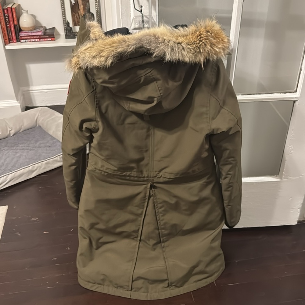 Canada Goose Parka in great condition - Picture 3 of 5